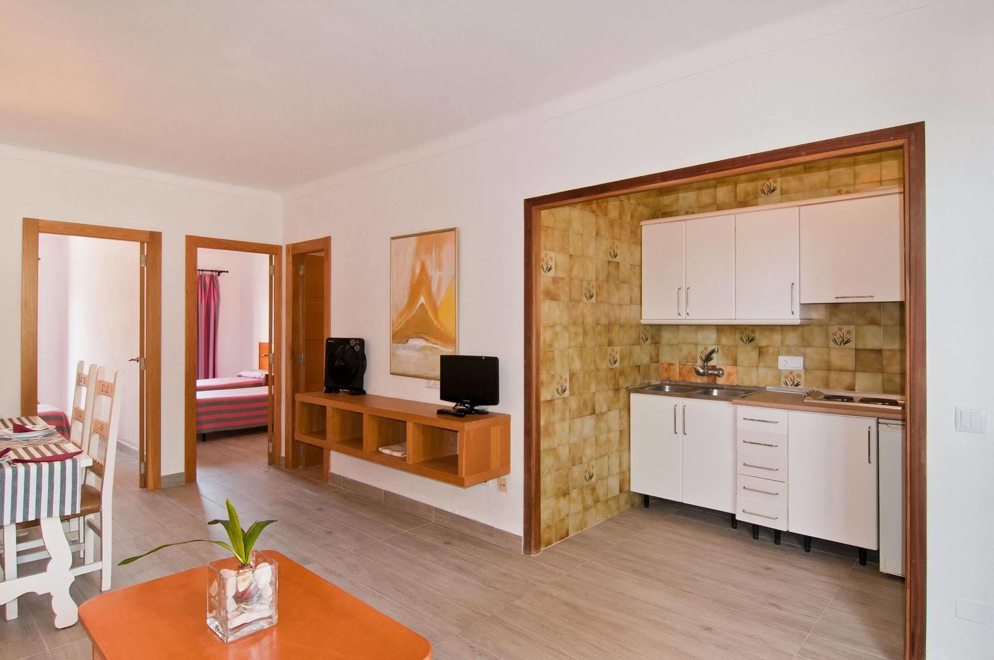 Apartamentos Estanques Colonia de Sant Jordi Eksteriør bilde